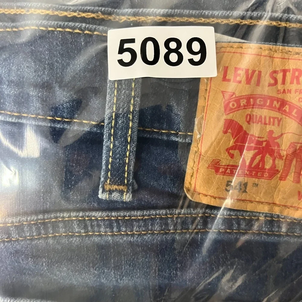 Levi's 541 Jeans Men's Blue Denim Stretch Relaxed‎ Straight Fit Zip Fly - 40X30